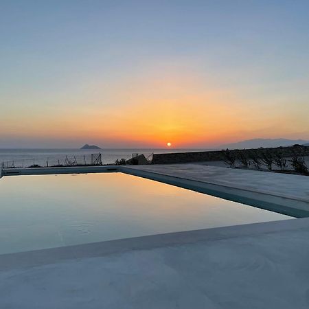 Komos Beach Estate Каламаки Экстерьер фото